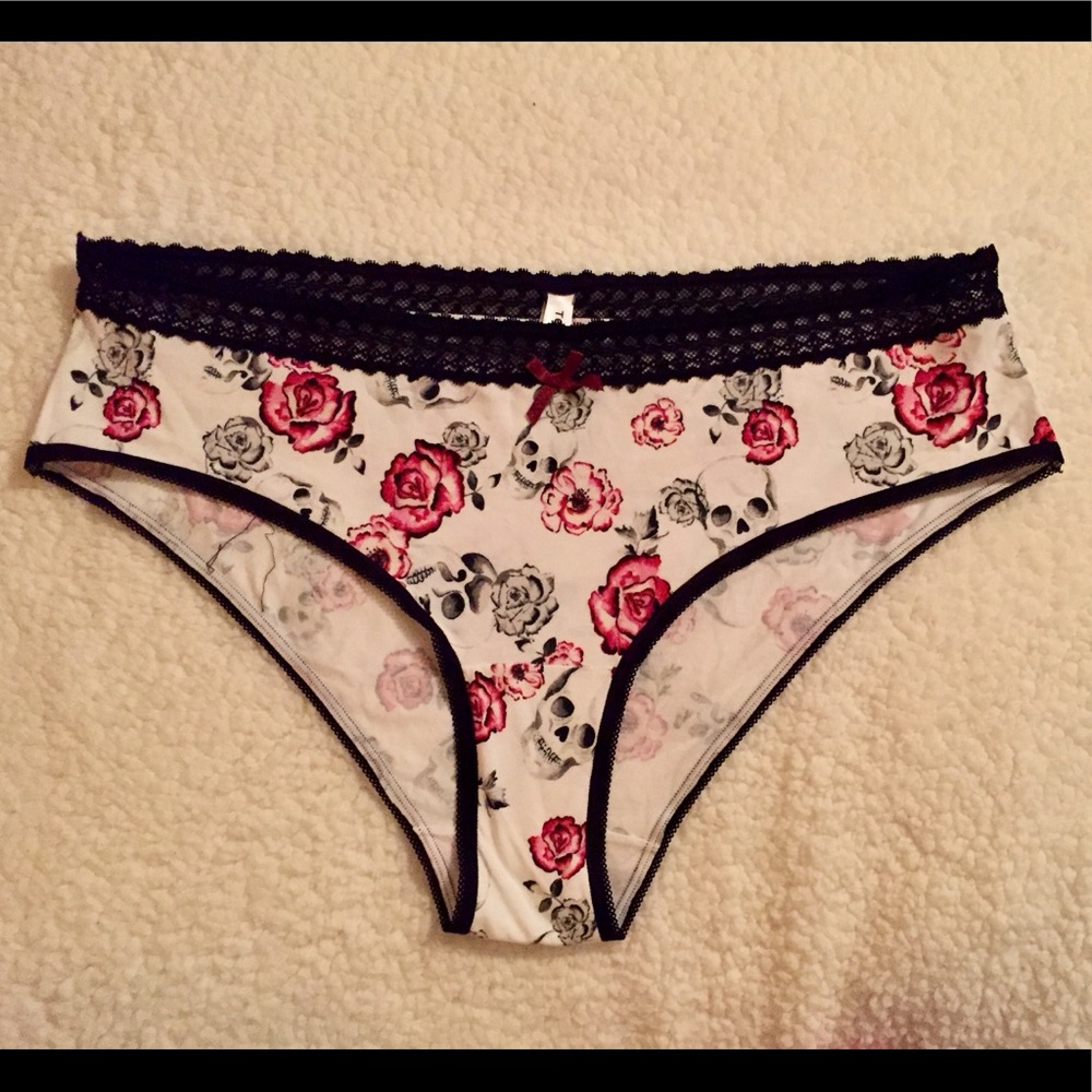 💕🆕💀💕Torrid 2X Hipster Skull Panties